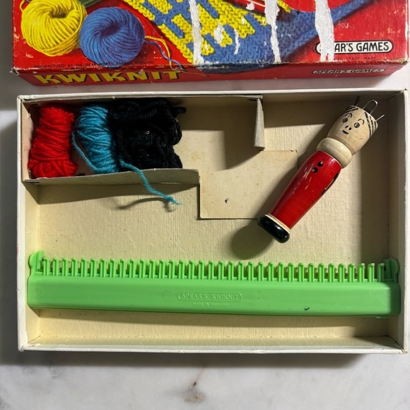Vintage 60s made in England Spears Kwiknit child’s knitting and crocheting set - Picture 8 of 10